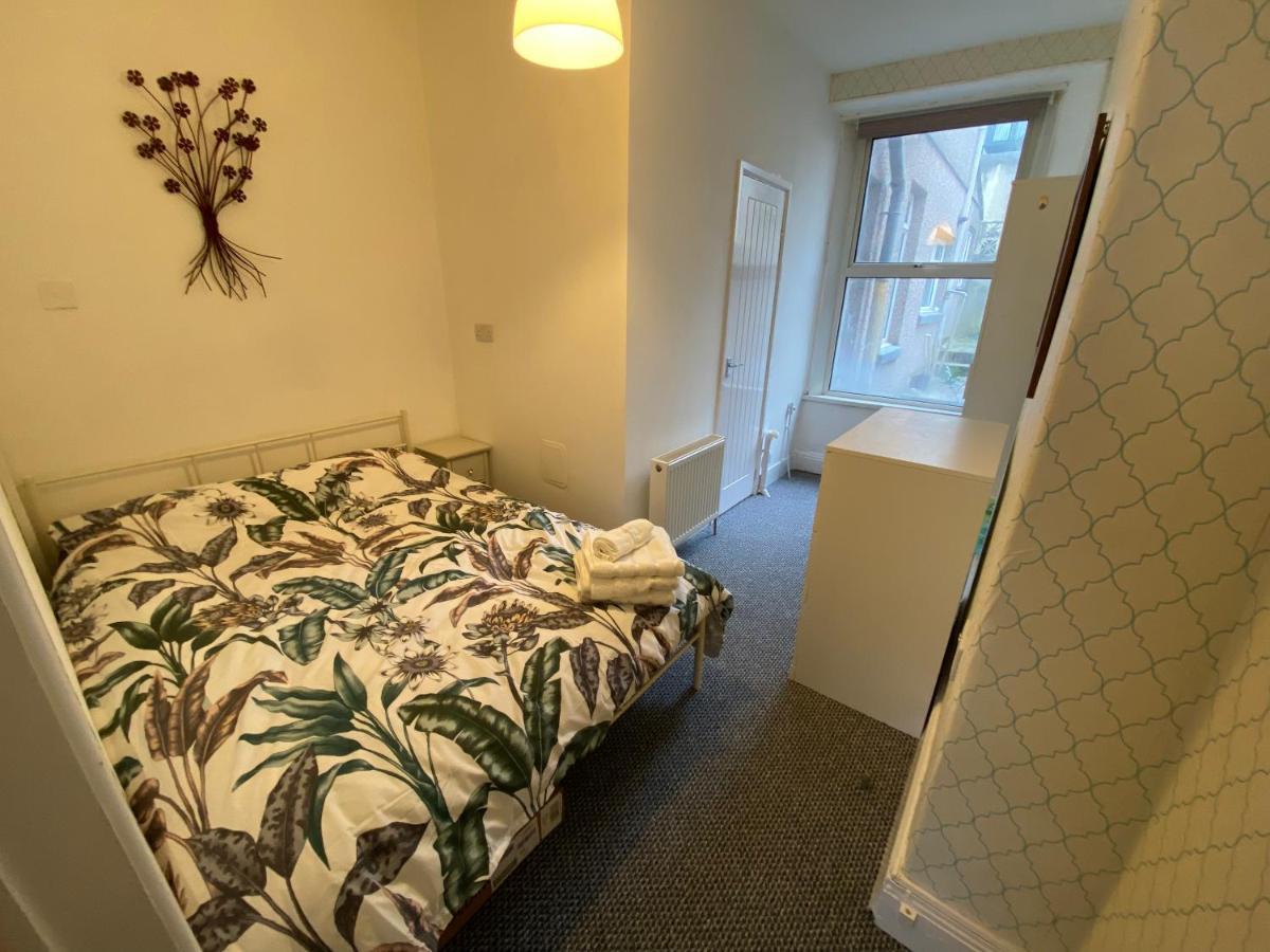 The Walnut Suite Lovely One Bedroom Flat In Stoke. Πλίμουθ Εξωτερικό φωτογραφία