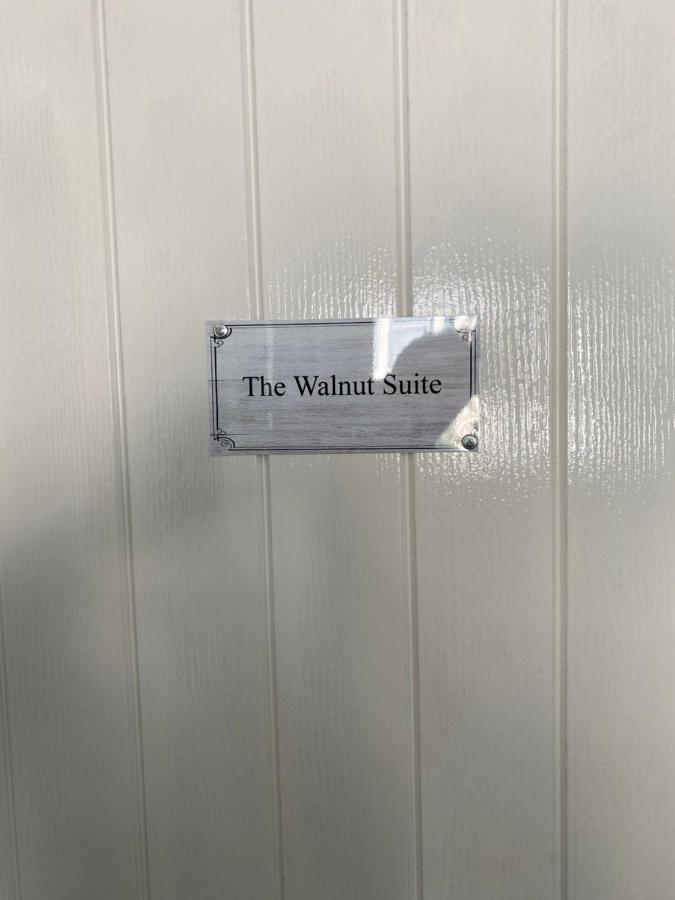 The Walnut Suite Lovely One Bedroom Flat In Stoke. Πλίμουθ Εξωτερικό φωτογραφία