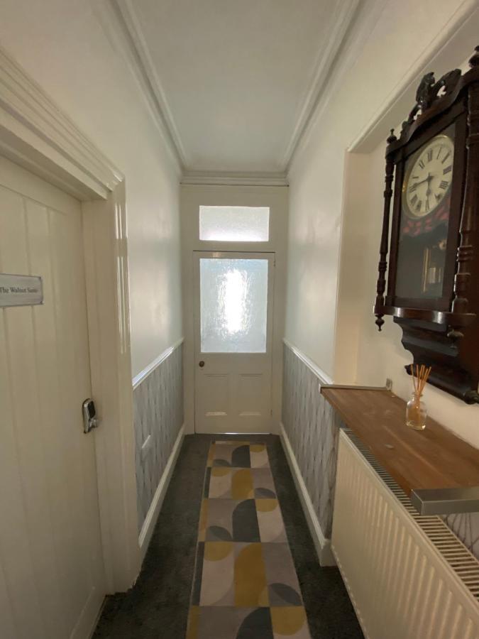 The Walnut Suite Lovely One Bedroom Flat In Stoke. Πλίμουθ Εξωτερικό φωτογραφία