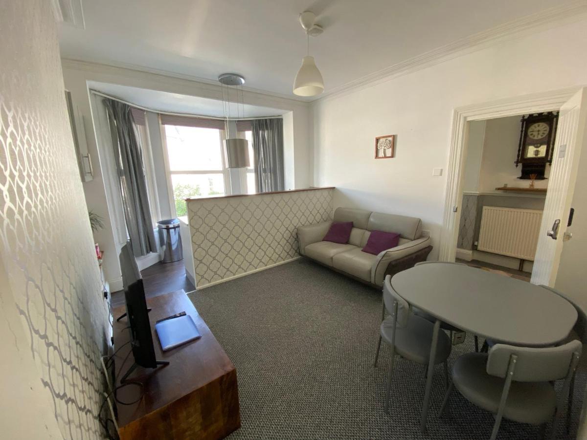 The Walnut Suite Lovely One Bedroom Flat In Stoke. Πλίμουθ Εξωτερικό φωτογραφία