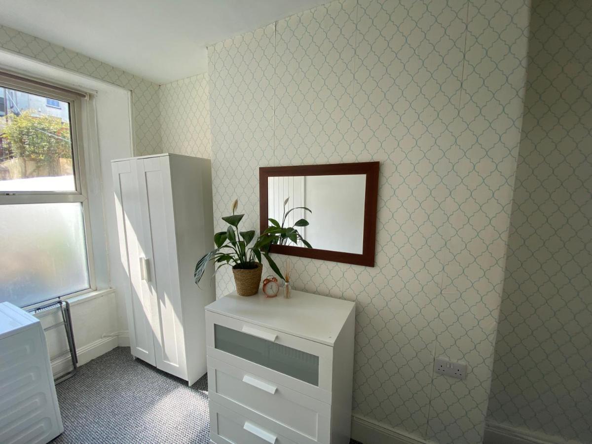 The Walnut Suite Lovely One Bedroom Flat In Stoke. Πλίμουθ Εξωτερικό φωτογραφία