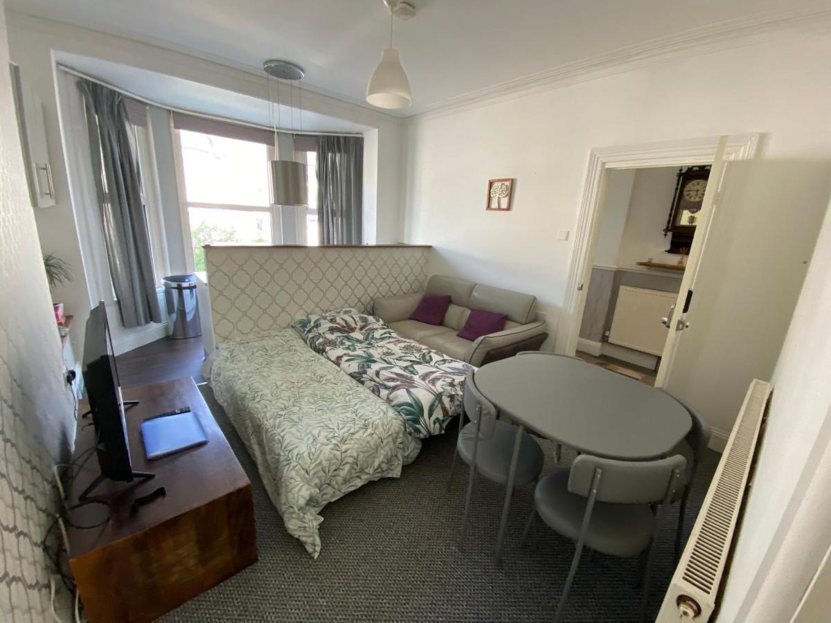 The Walnut Suite Lovely One Bedroom Flat In Stoke. Πλίμουθ Εξωτερικό φωτογραφία